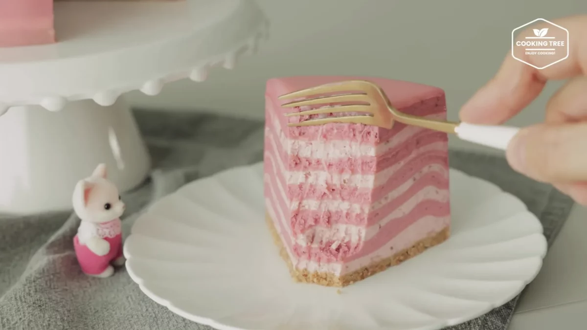 Strawberry Crepe Cheesecake