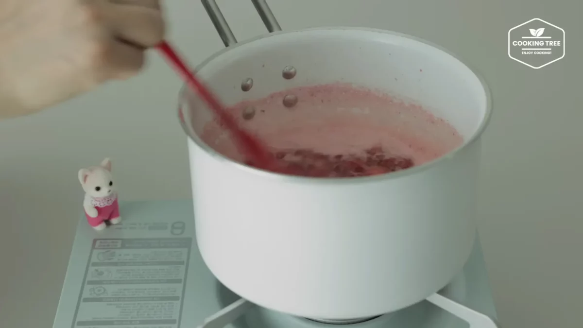 Strawberry Crepe Cheesecake