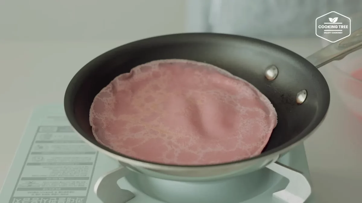 Strawberry Crepe Cheesecake