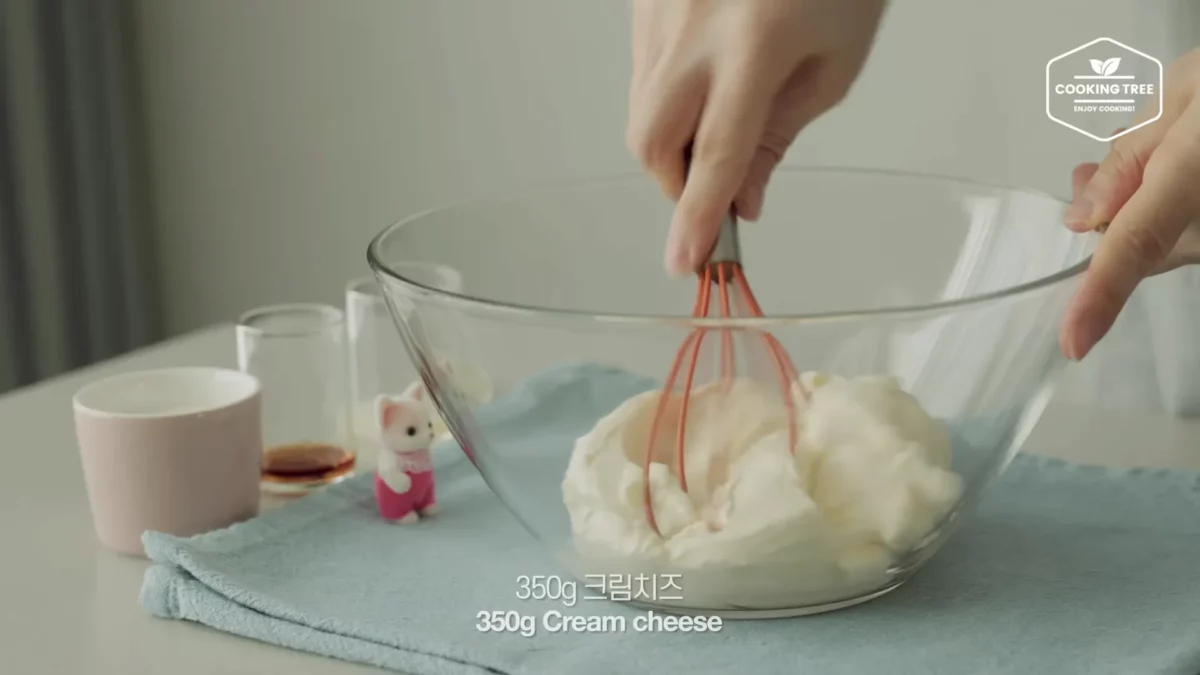 Strawberry Crepe Cheesecake