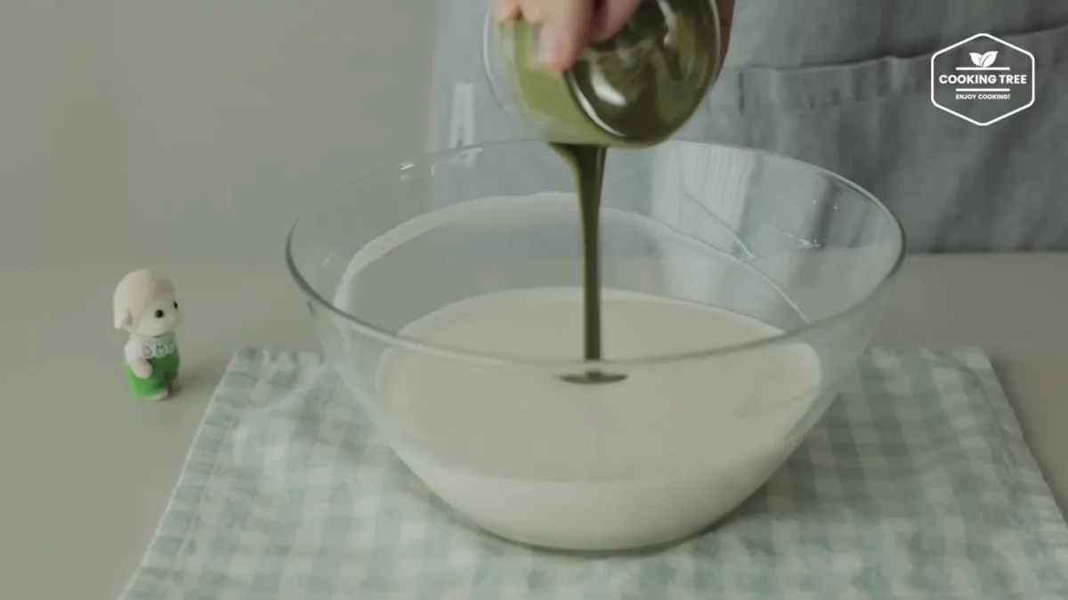 No Bake Green Tea Oreo Cheesecake