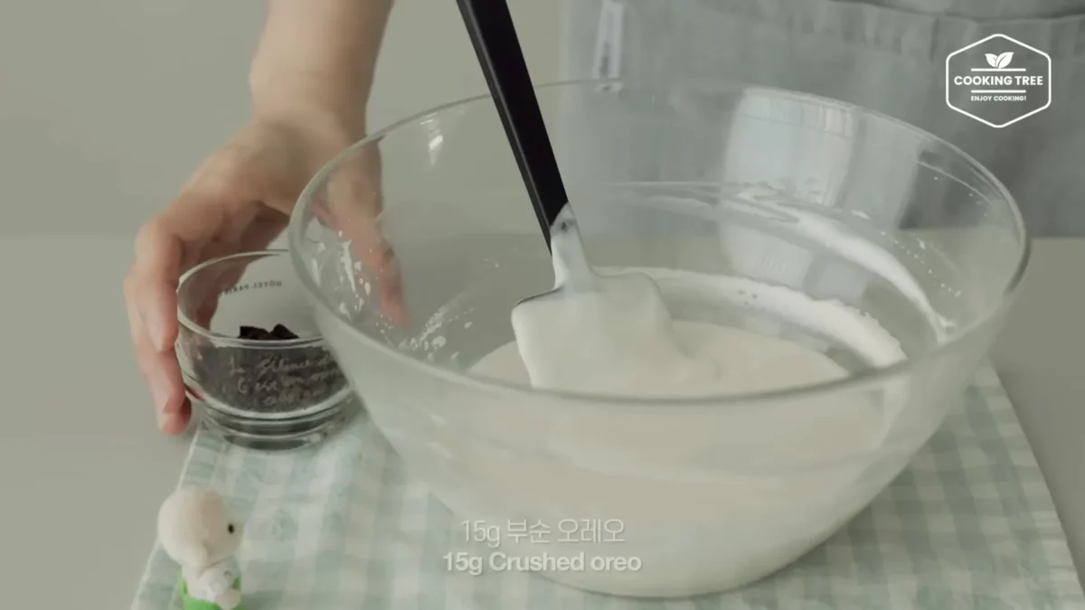 No Bake Green Tea Oreo Cheesecake