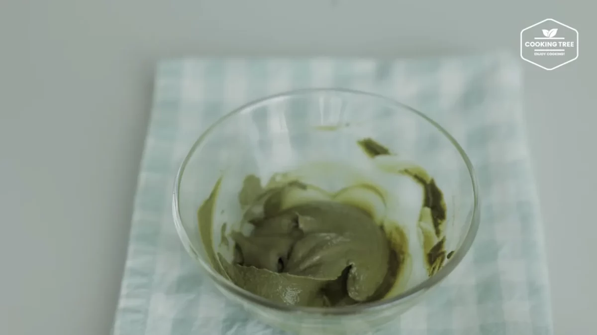 No Bake Green Tea Oreo Cheesecake