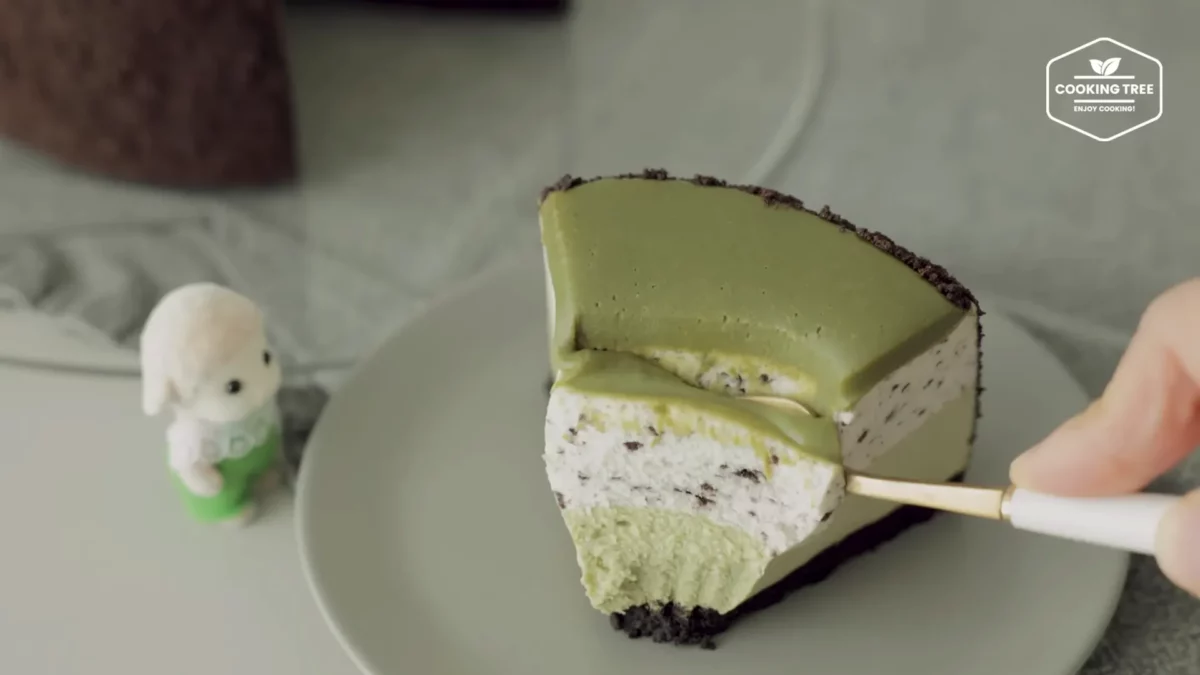 No Bake Green Tea Oreo Cheesecake
