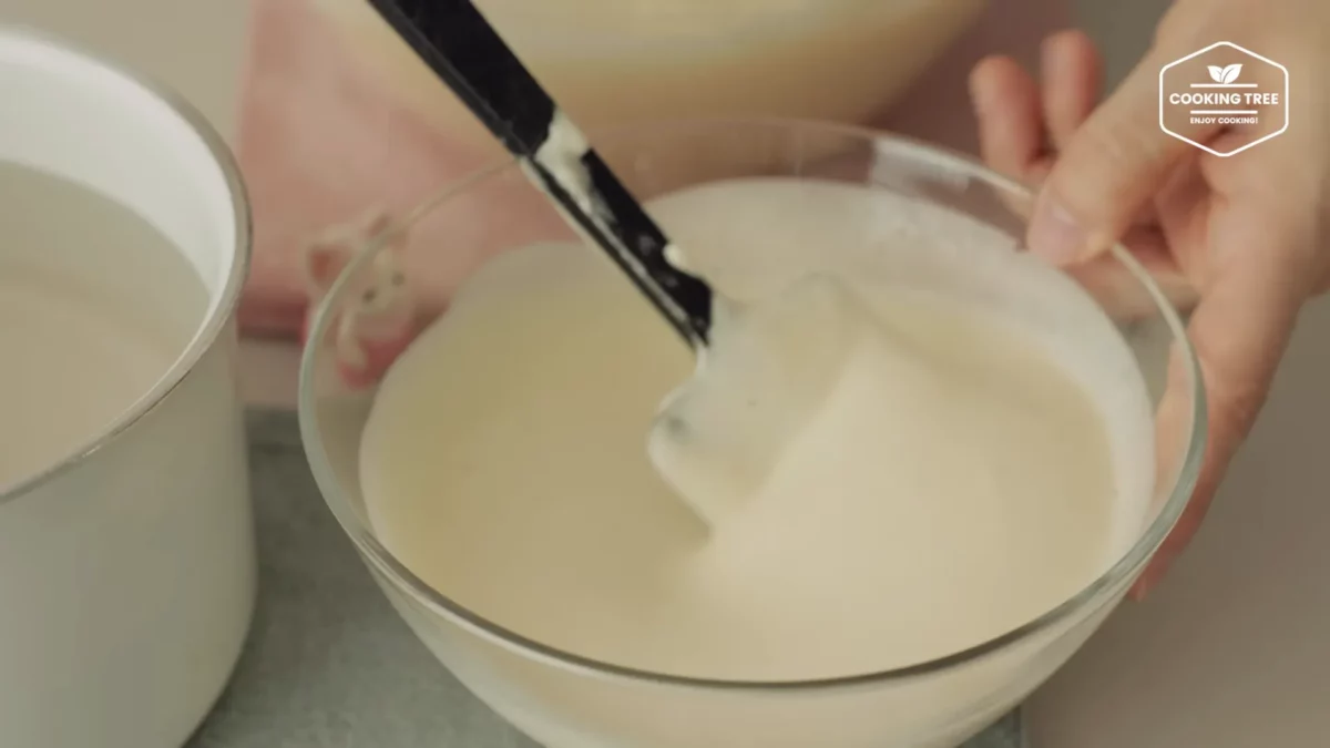 White Strawberry Cake Recipe