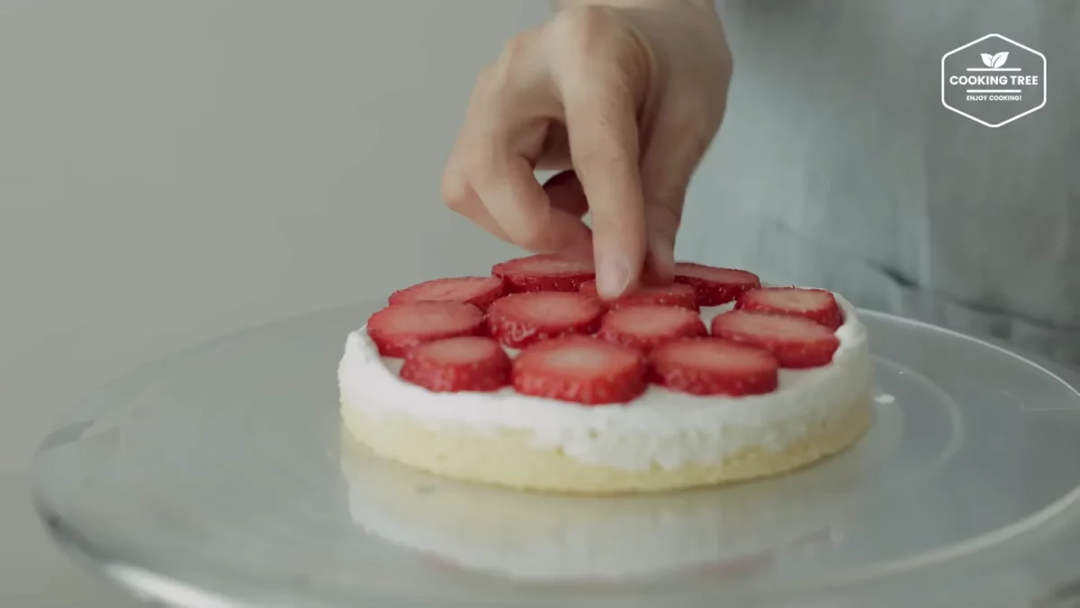 White Strawberry Cake Recipe