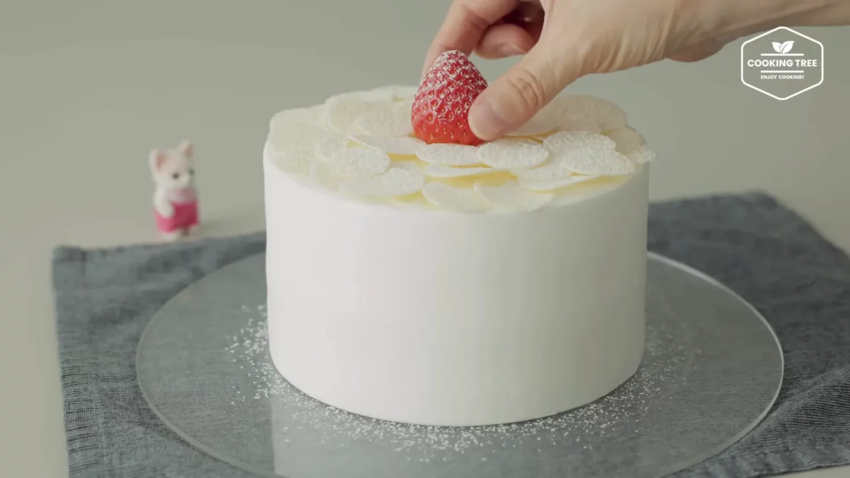 White Strawberry Cake Recipe