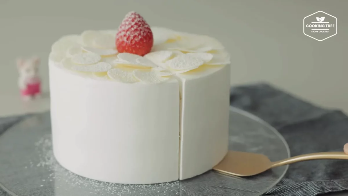 White Strawberry Cake Recipe