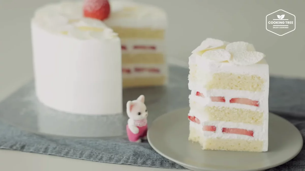 White Strawberry Cake Recipe